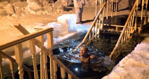 Где окунуться в прорубь на Крещение в Хибинах?